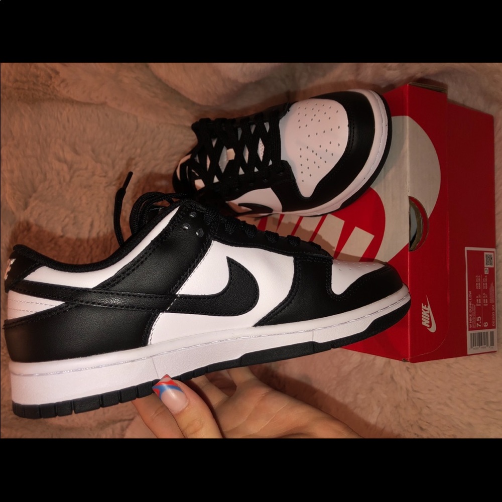 Black and white Nike dunks